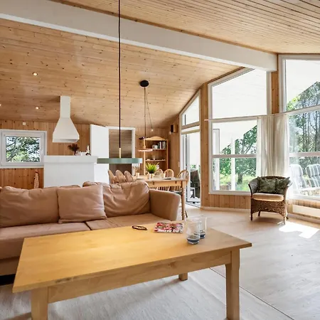 Stunning In With Wifi Strandby
